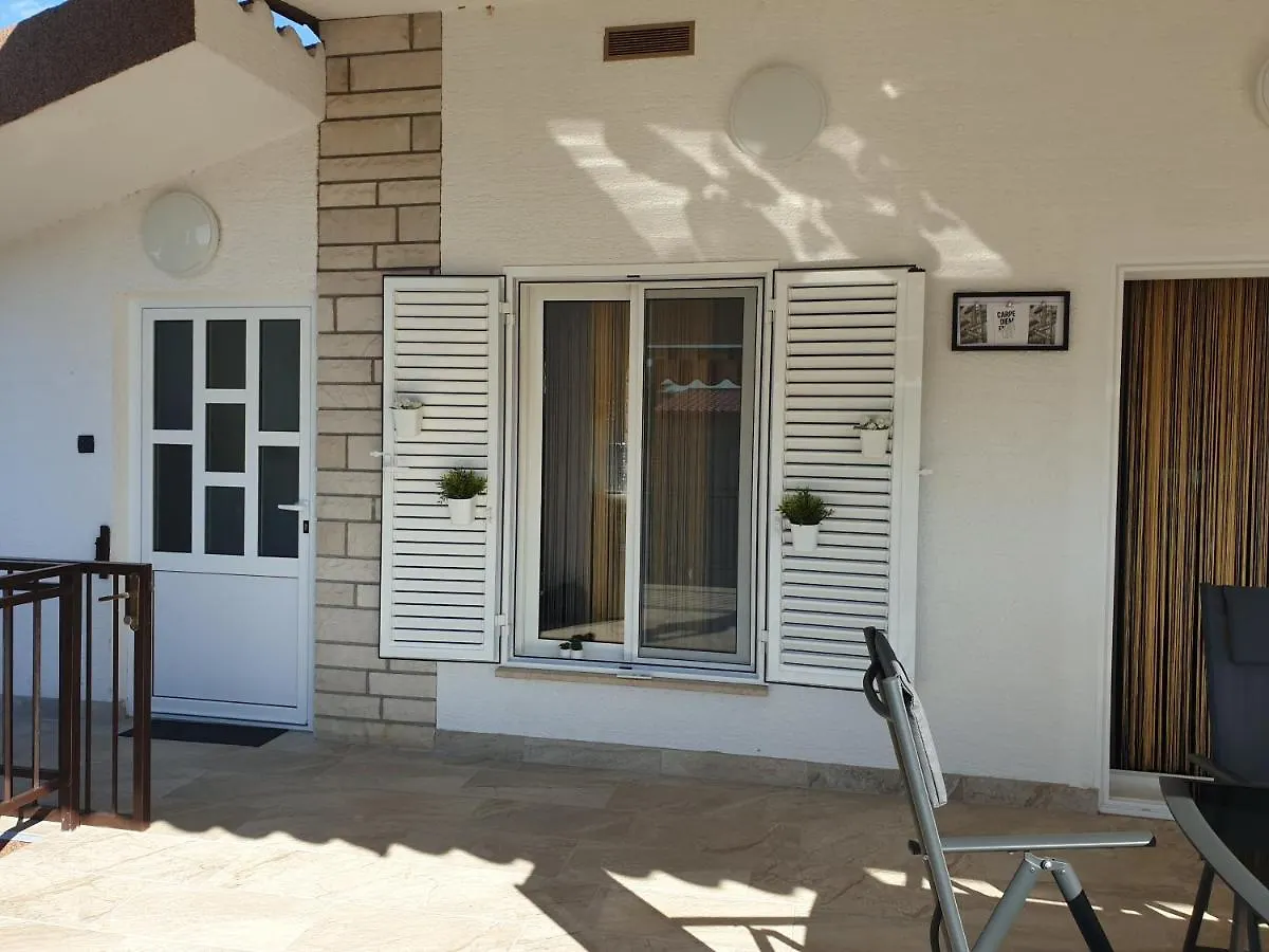Apartman Anabella Rovanjska 0*,